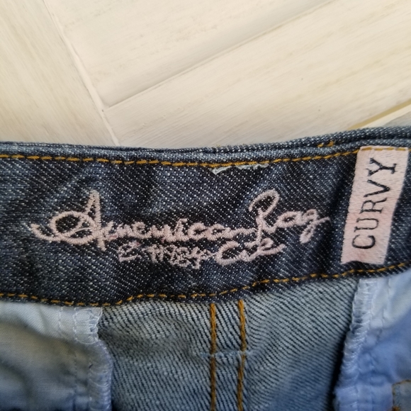 American Rag Curvy Dark Denim Shorts. Size 9 - Picture 6 of 9